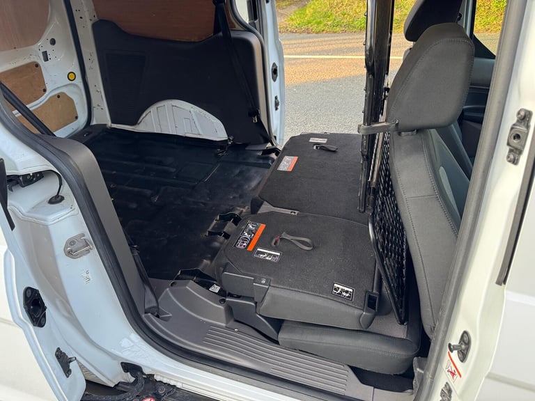 Ford Transit Connect 5 Seat Crewvan, Kombi .A/C, MSRT alloys, EU6