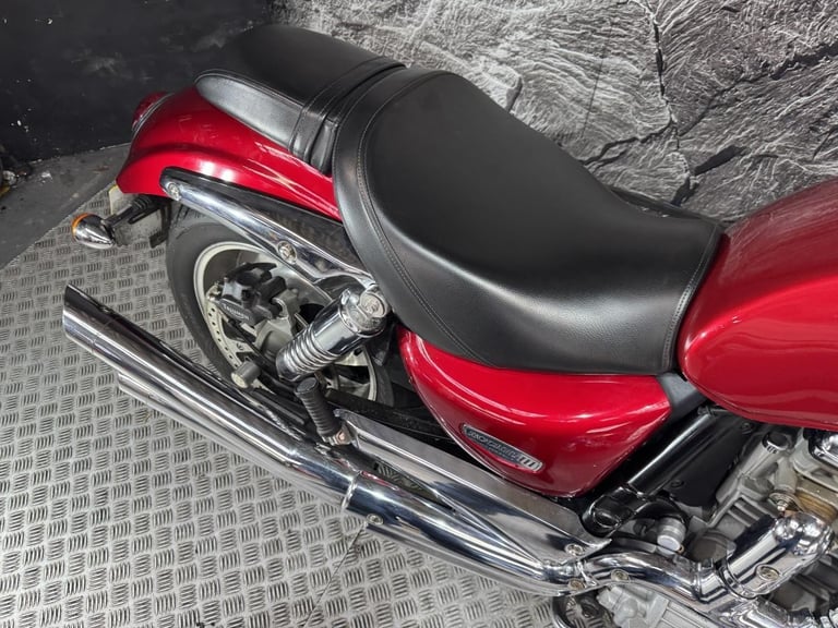 TRIUMPH ROCKET III 3 2004