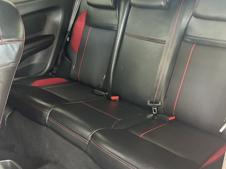 PEUGEOT 208 1.6 THP GTi Red Manual Petrol 2013