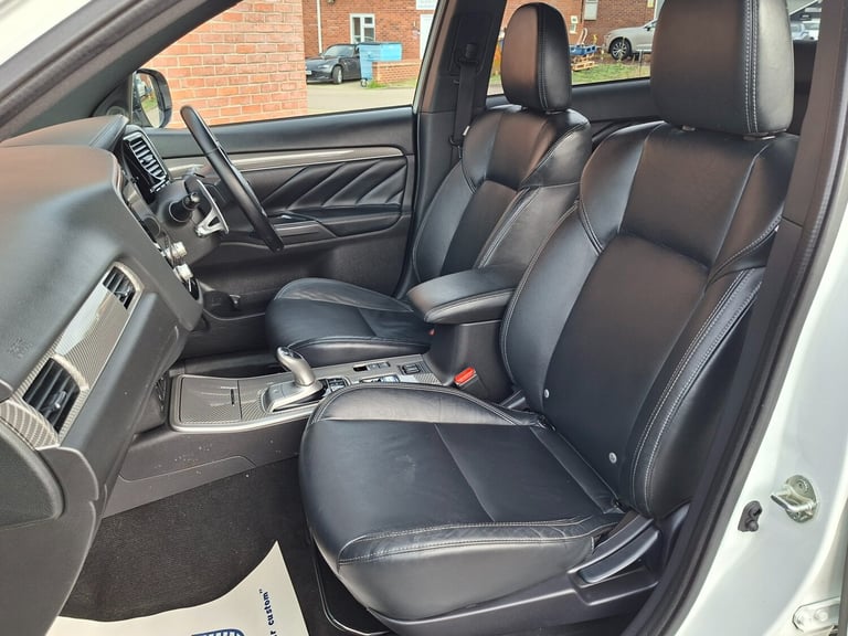 2021 21 Mitsubishi Outlander 2.4 PHEV Dynamic CVT Auto 4WD. 13.8kWh. 1 Owner.