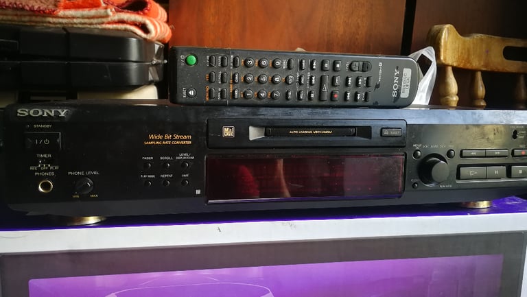image for Sony MDS-JE520 minidisc player