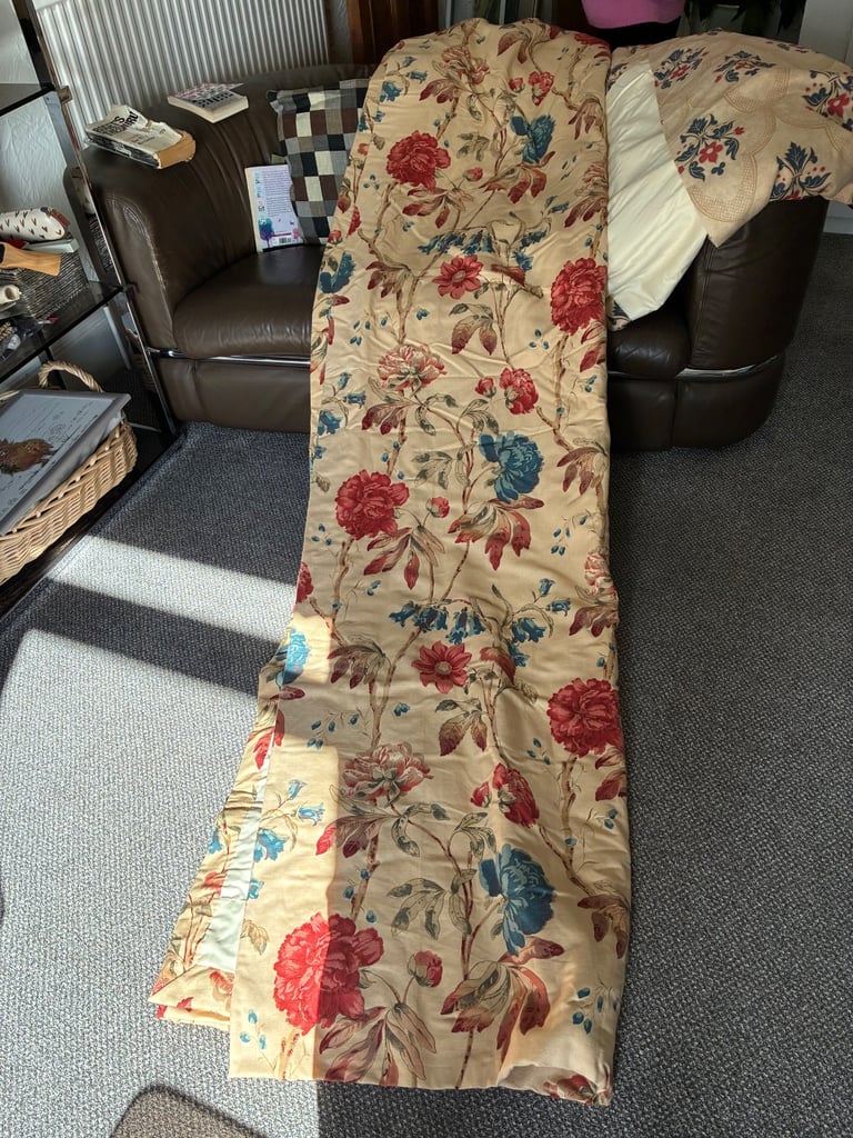 Thermal lined patterned curtains with matching pelmet and tie backs