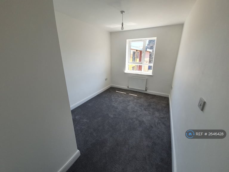 1 bedroom flat in St Thomas's Place, Stockport, SK1 (1 bed) (#2646428)