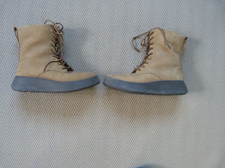 image for Fitflop ladies boots with side zip Size 5
