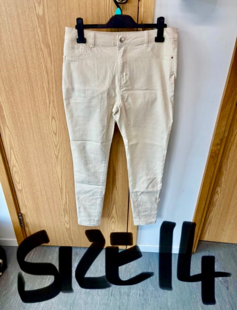 Women’s Clothing Size 14