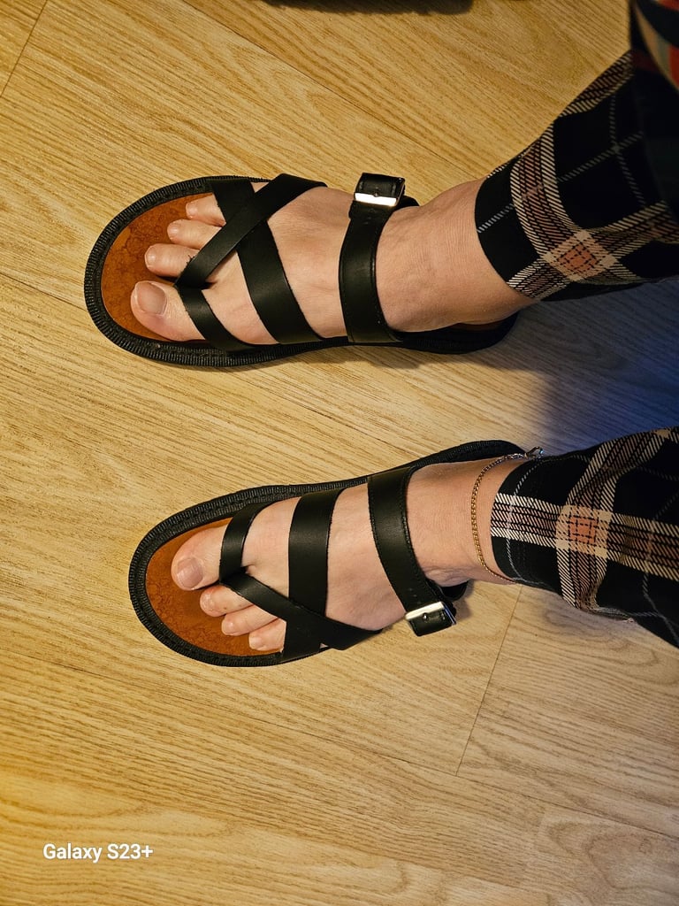 Ladies doc marten sandals black 