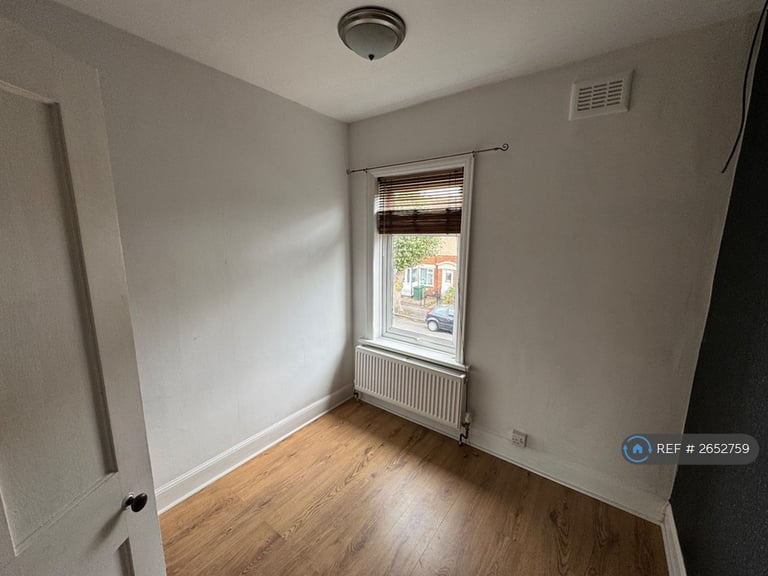 3 bedroom house in Hewitt Avenue, Coventry, CV6 (3 bed) (#2652759)