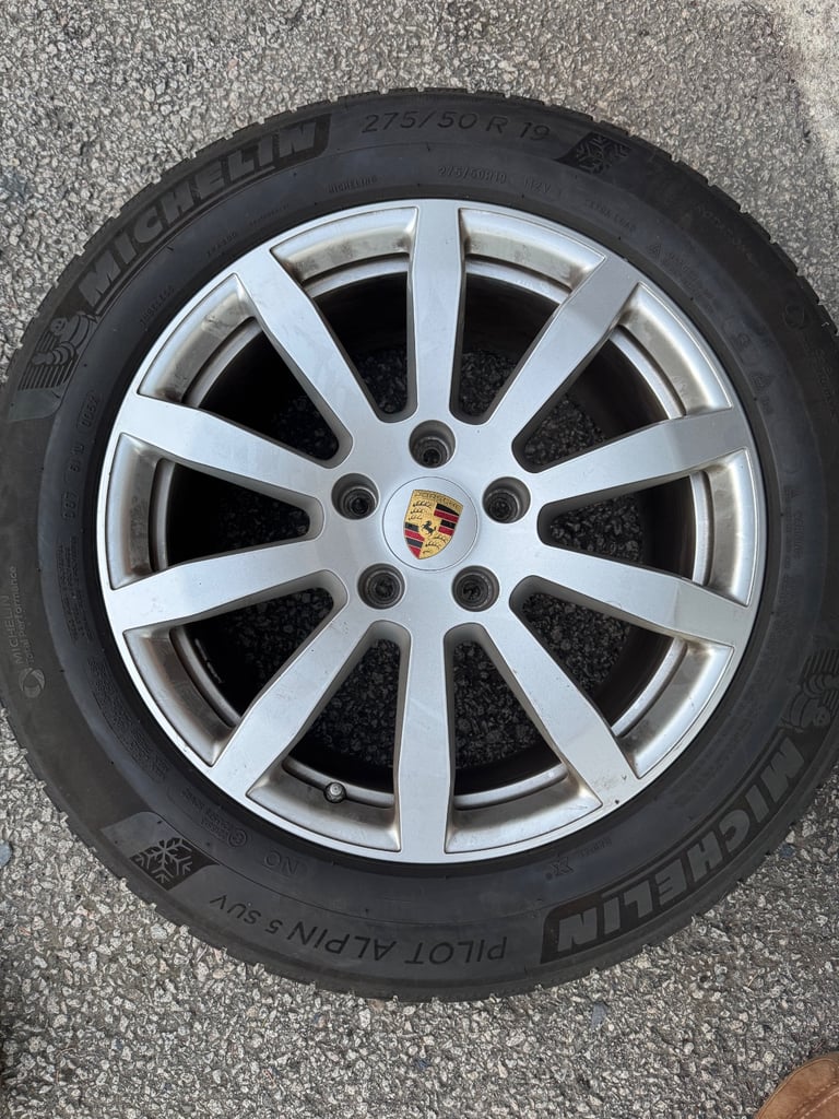Porsche Cayenne OEM Wheels with Winter  Tyres