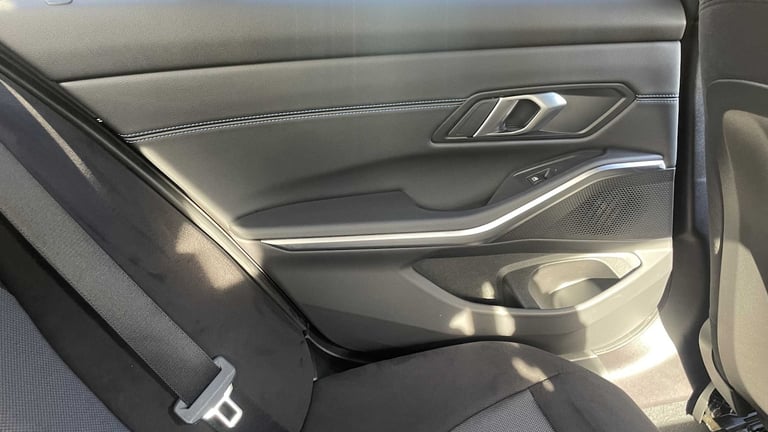 2025 BMW 3 Series 330e 22.3 kWh M Sport 4dr Step Auto Saloon Plug-In Hy Automatic