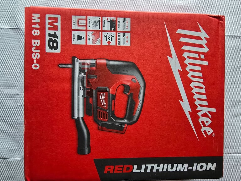 MILWAUKEE M-18 7piece kit with 2x 5.0Ah Batteries