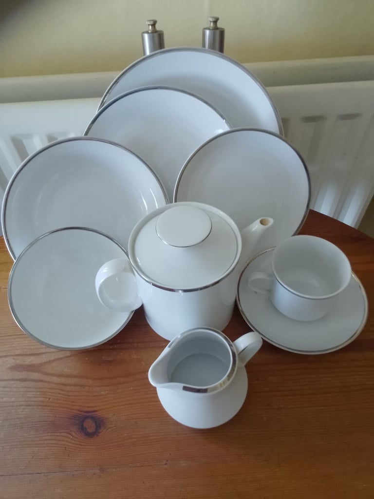 26 piece china dinner set