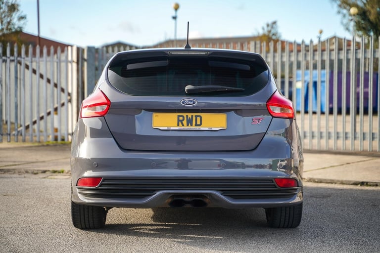 2018 Ford Focus 2.0T EcoBoost ST-3 Euro 6 (s/s) 5dr HATCHBACK Petrol Manual