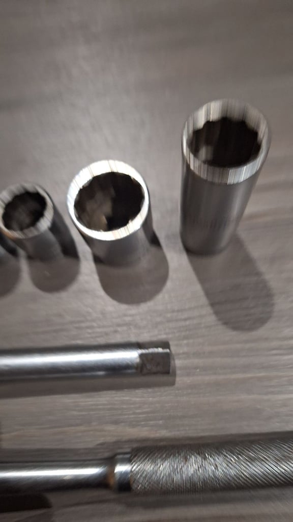 Ratchet /  Sockets / Extension. 