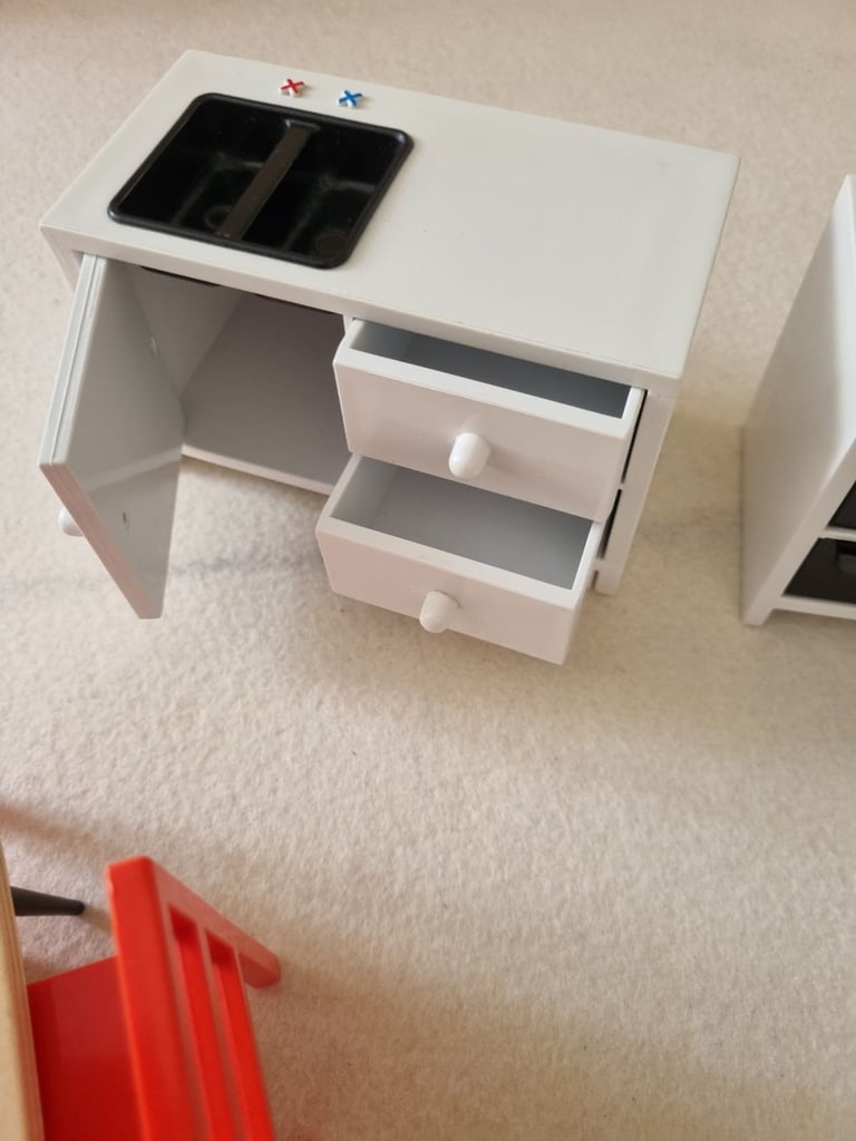 Dolls house furniture. 