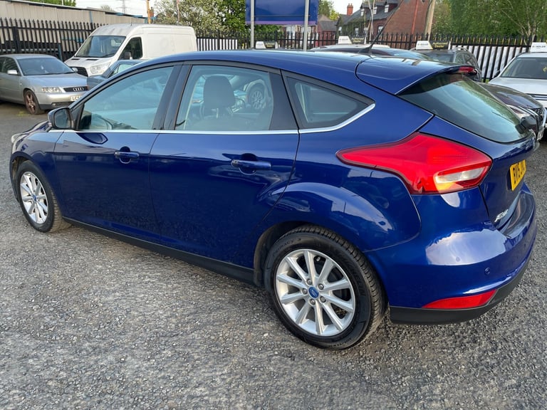 2015 Ford Focus TITANIUM 5-Door Petrol