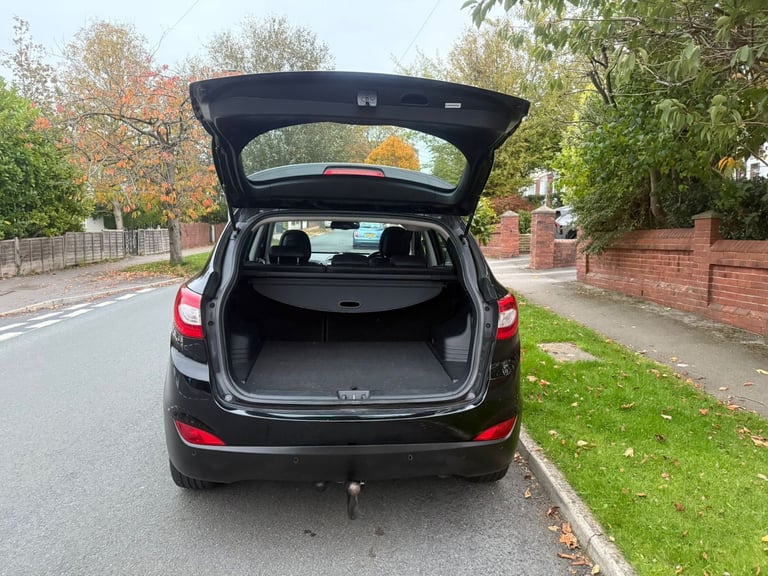 Hyundai ix35 SE1.7 CRDi SUV 2WD 5 Dr with Long MOT&Half Leather Heated Seats Full-Service History