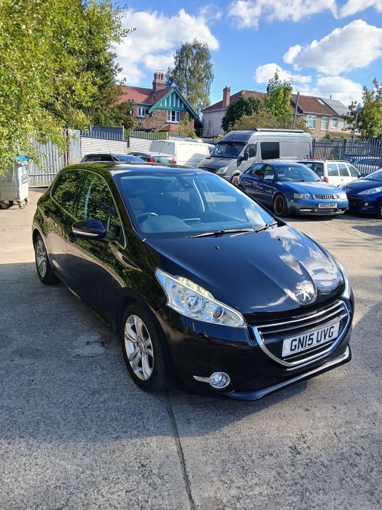 Peugeot 1.2 petrol tax £20 per year full service history 