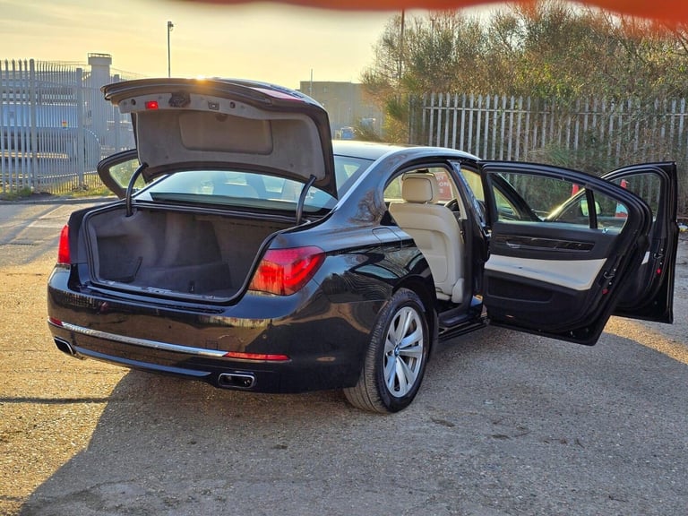 2013 BMW 7 Series 4.4 750Li V8 SE Auto Euro 5 (s/s) 4dr Saloon Petrol Automatic