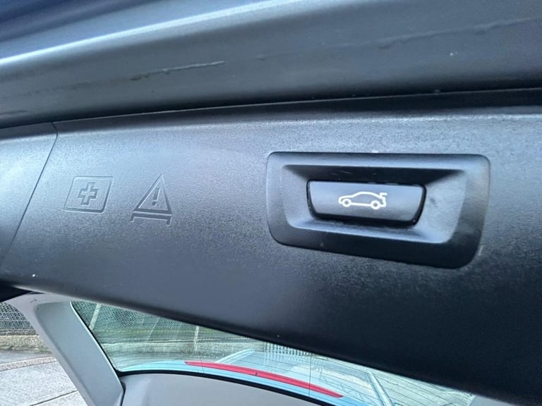 2011 60 BMW 5 SERIES 3.0 523I SE TOURING 5DR PETROL STEPTRONIC EURO 5 (204 PS)