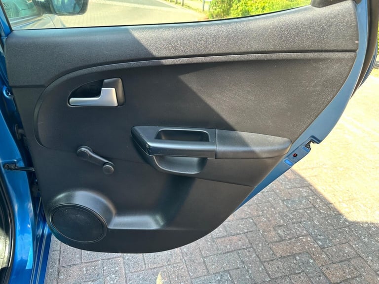2010 Kia Venga 1.6 2 Auto Euro 5 5dr HATCHBACK Petrol Automatic