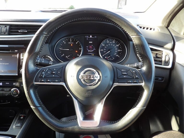 2017 Nissan Qashqai 1.5 dCi N-Connecta 5dr HATCHBACK DIESEL Manual