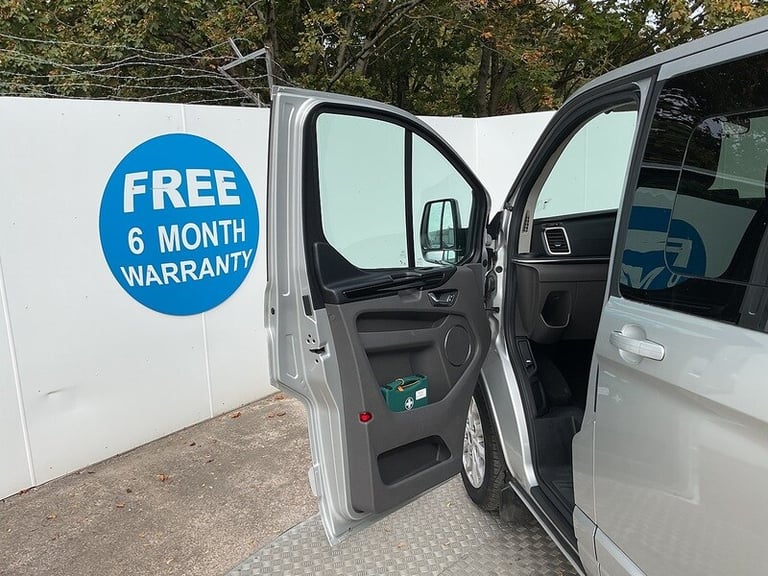 2021 Ford Tourneo Custom 320 EcoBlue Titanium 8 Seat Minibus Diesel Manual