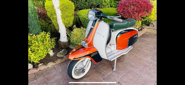 Piaggio Vespa 946 RED LTD-ETD 