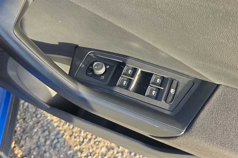 2018 Volkswagen T-Roc 1.0 TSI SE 5dr HATCHBACK PETROL Manual