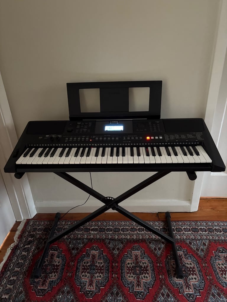Yamaha PSR-E463 Keyboard – Excellent Condition