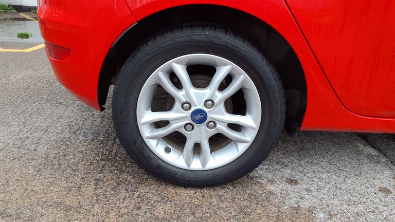  Ford Fiesta 1.25 82 Zetec 5dr Hatchback Petrol Manual