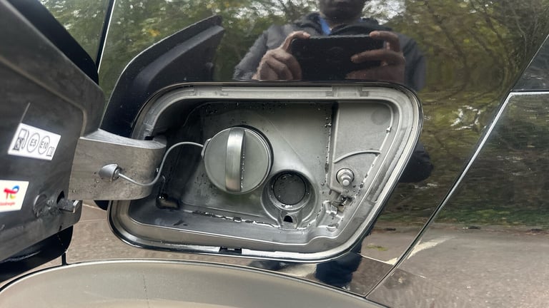 2025 Peugeot 2008 1.2 HYBRID Allure e-DSC6 Euro 6 (s/s) 5dr SUV Hybrid Automatic