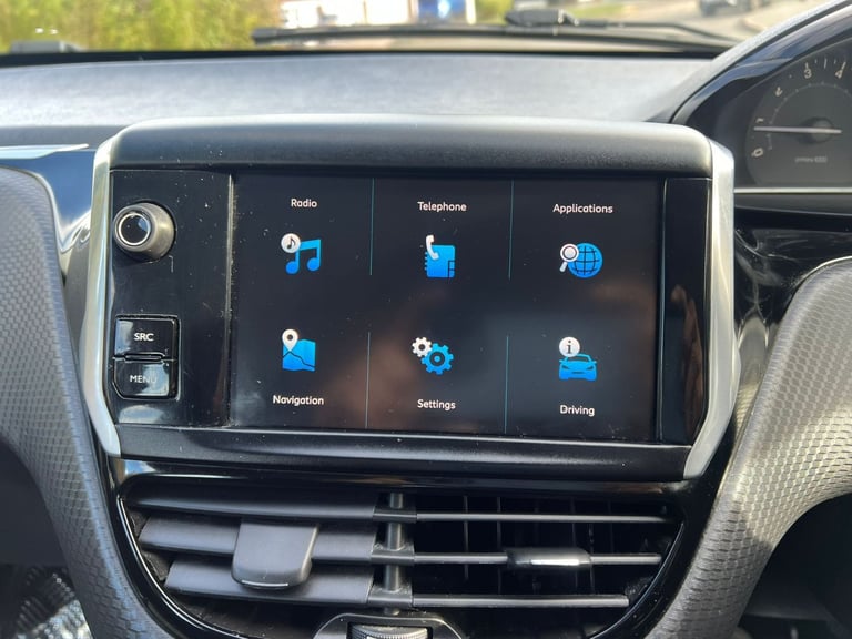 PEUGEOT 208 PURETECH 2017 WITH ONLY 33 K MILES EXCELLENT CONDITION