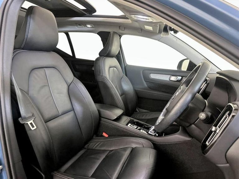 2023 Volvo XC40 2.0 B4 MHEV Ultimate DCT Auto Euro 6 (s/s) 5dr Automatic SUV Hybrid Automatic