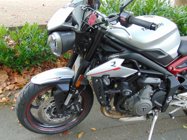 Triumph Street Triple R 765 2018 super low miles streetfighter Brembo ABS brakes