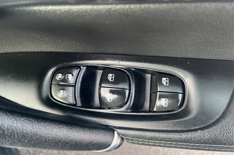 2019 Nissan Qashqai 1.3 DIG-T Tekna SUV 5dr Petrol Manual Euro 6 (s/s) (140 ps) SUV Petrol Manual