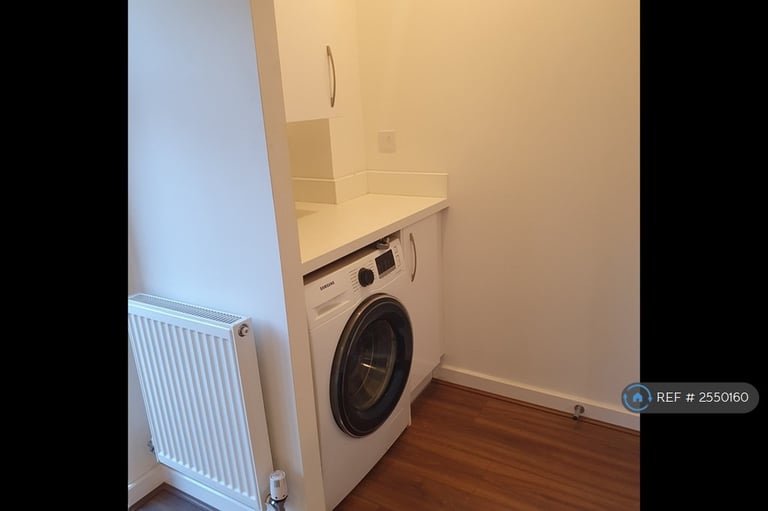 3 bedroom house in Featherstone Crescent, Heald Green, Cheadle, SK8 (3 bed) (#2550160)