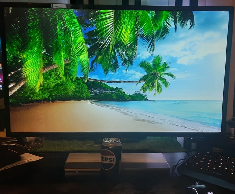 image for AOC Q3279VWFD8 31.5 Inch 2560 X 1440 QHD IPS LED Backlit Monitor - Black/Silver