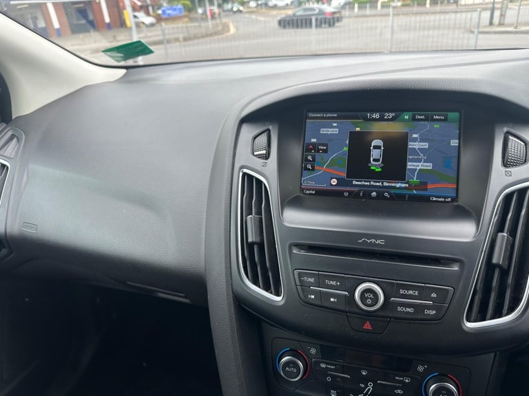 2015 Ford Focus 1.0T EcoBoost Titanium Euro 6 (s/s) 5dr HATCHBACK Petrol Manual