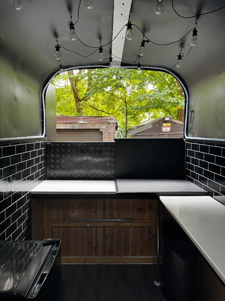 Converted Horsebox Hersteller: KNOTT Gmbh D 83125