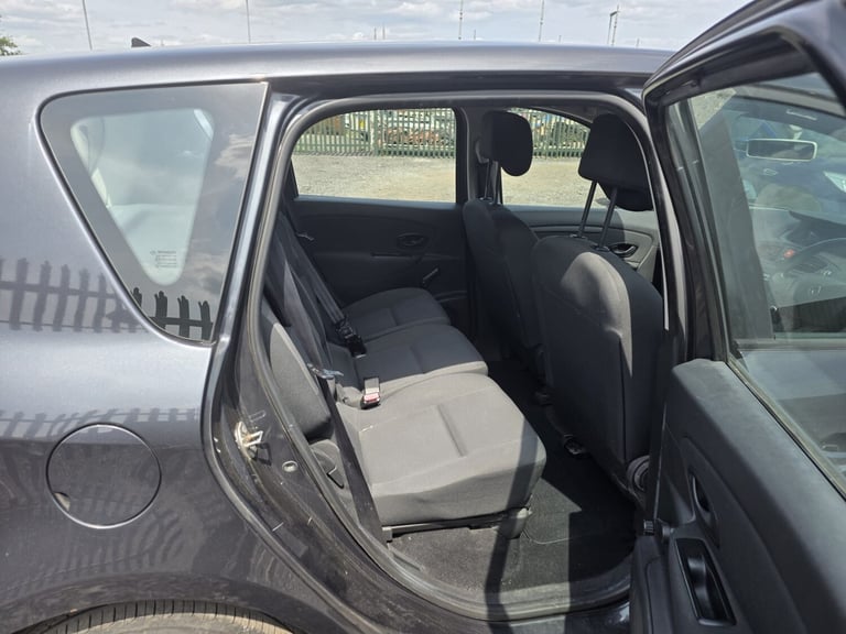 2011 Renault Scenic 1.6 VVT Bizu 5dr MPV Petrol Manual - Image 10