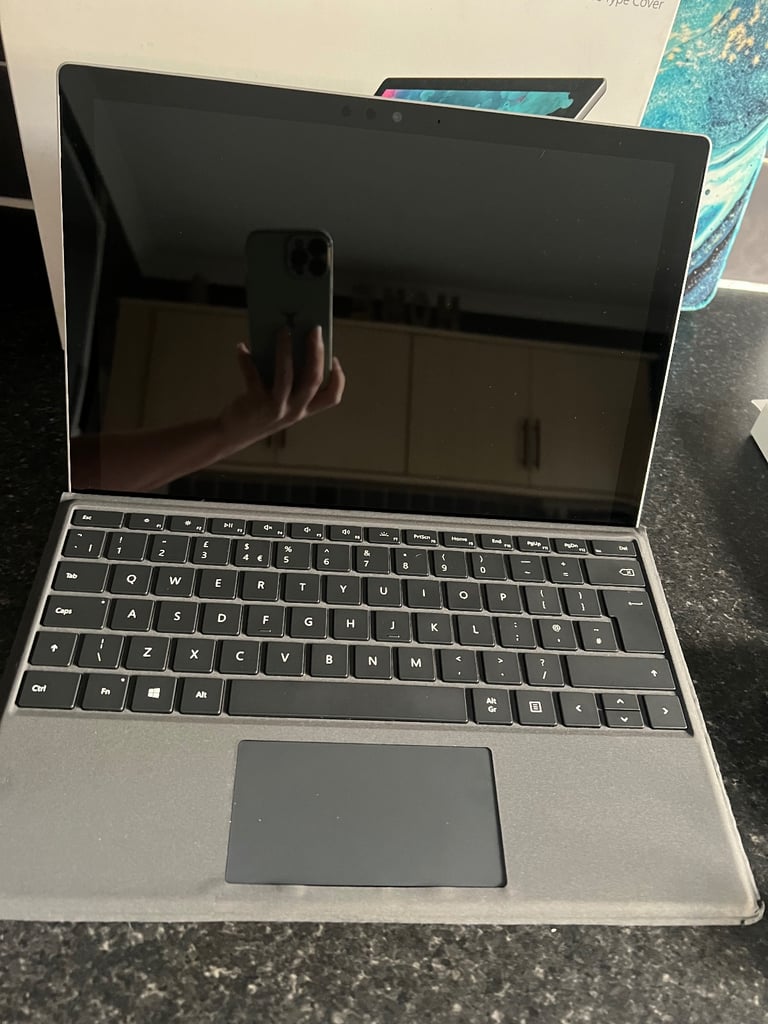 Microsoft Surface Pro 6 12.3" i5-8350U 128GB 8GB Touchscreen Windows 11 Tablet B