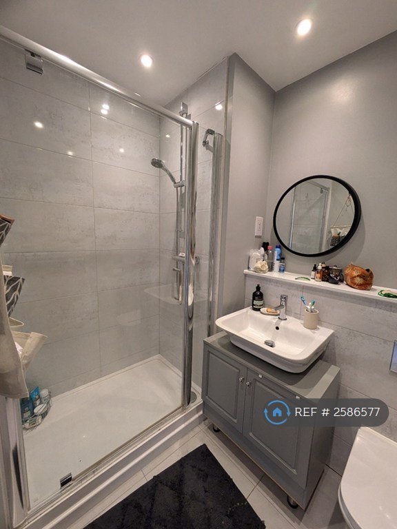 1 bedroom flat in Roland Street, St Albans, AL1 (1 bed) (#2586577)