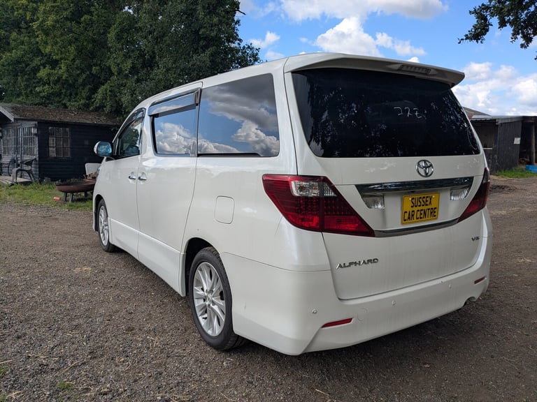 2008 Toyota Alphard 3.5 V6 twin sunroofs cruise control  Petrol