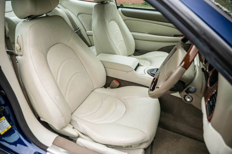 2002 Jaguar XKR COUPÉ 4.0 2dr Auto COUPE PETROL Automatic