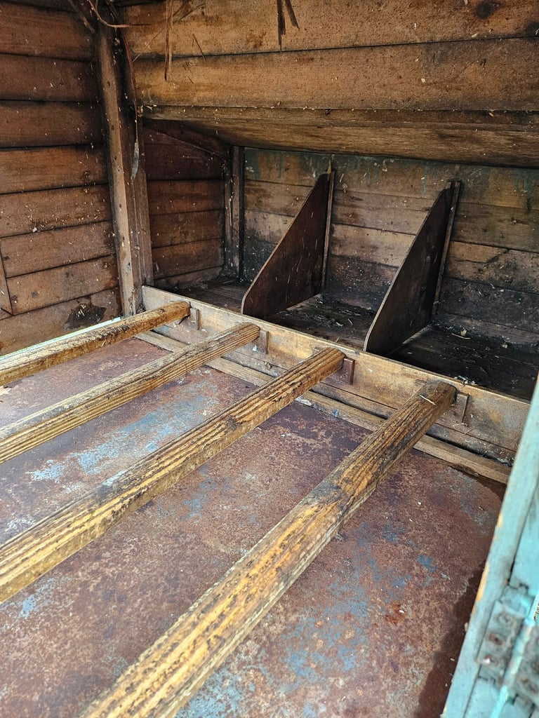 chicken coop, hen house