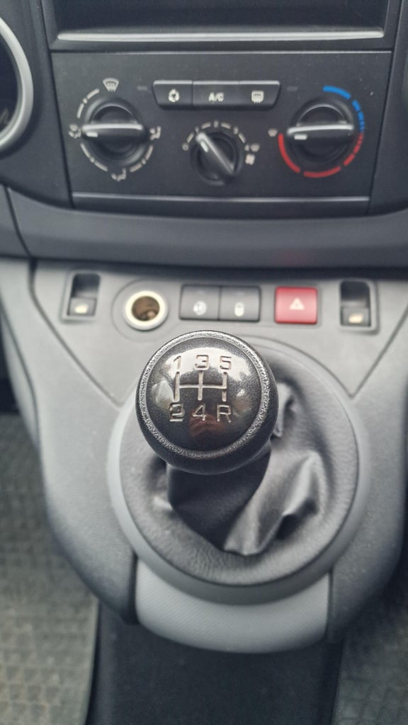 2010 Peugeot Partner Tepee 1.6 16v Tepee Urban 5dr MPV Petrol Manual