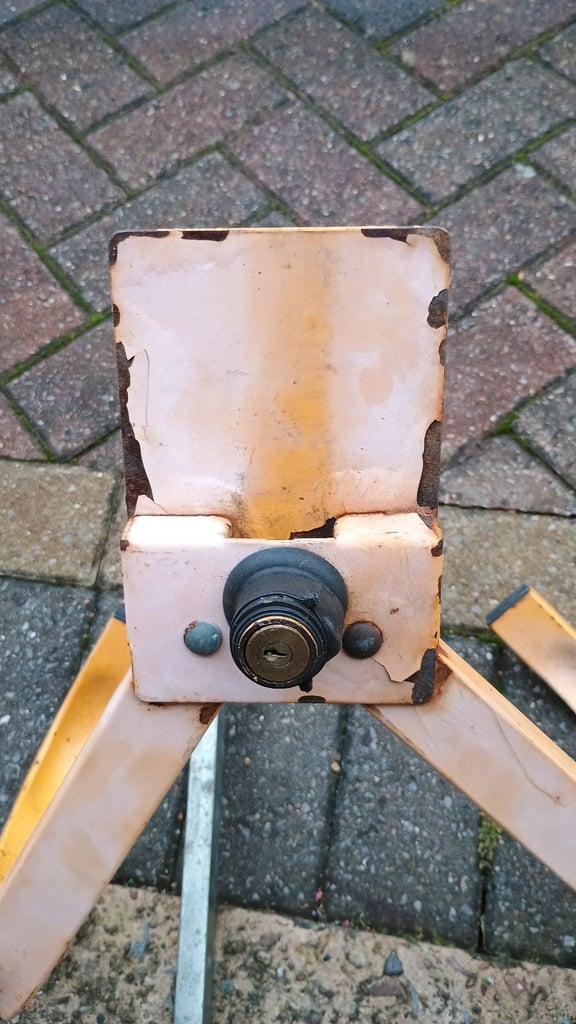 Wheel lock clamp caravan trailer 