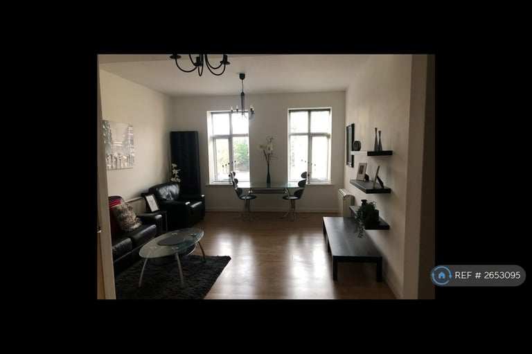 2 bedroom flat in Bromley Cross, Bolton, BL7 (2 bed) (#2653095)