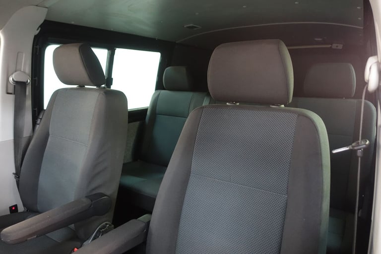 2016 Volkswagen Transporter 2.0 BiTDI T32 BlueMotion Tech Window Van 4dr Diesel DSG FWD SWB Euro ...