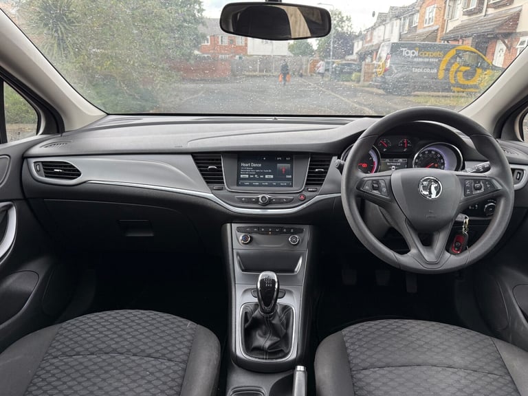 2015 Vauxhall Astra 1.4T 16V 125 Design 5dr HATCHBACK Petrol Manual